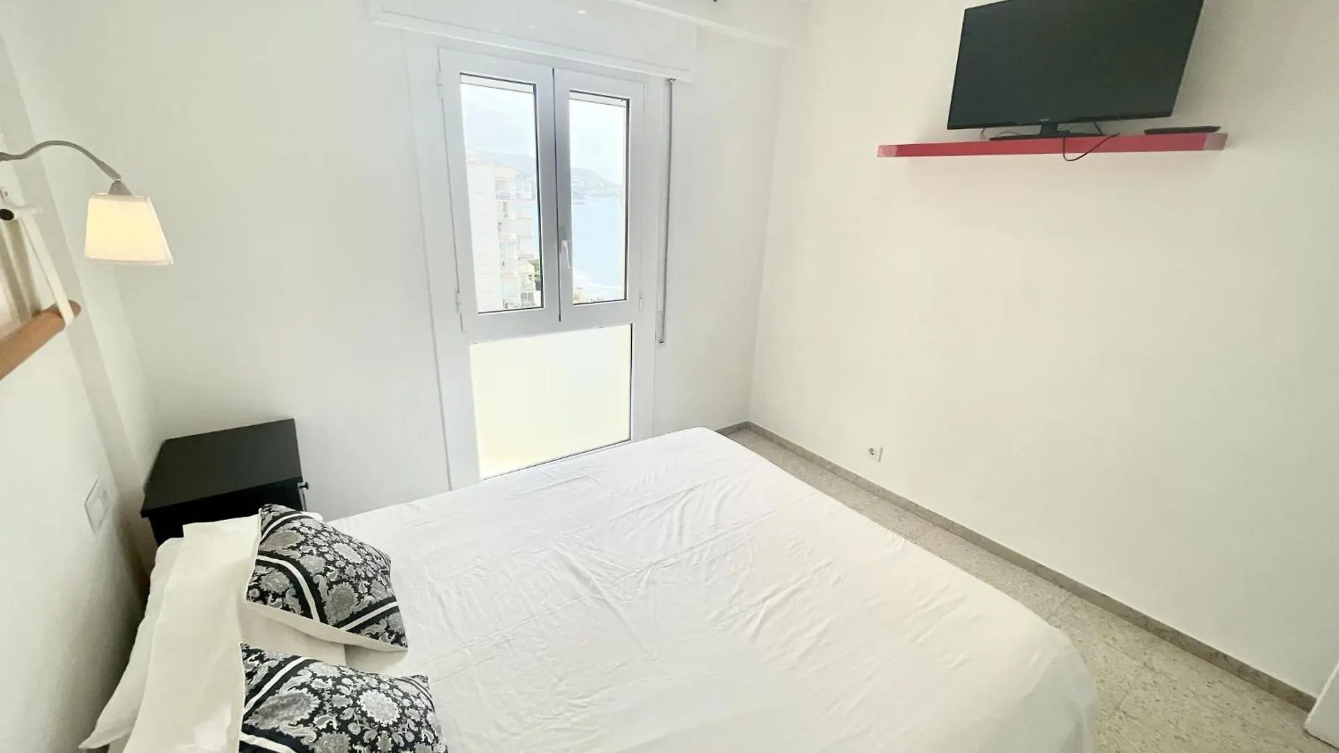 Delfin 7D Apartment Roses Spain